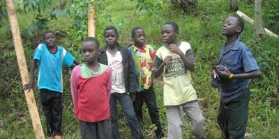 DR Congo: Boys Show Support for Their Mothers in Women’s Group